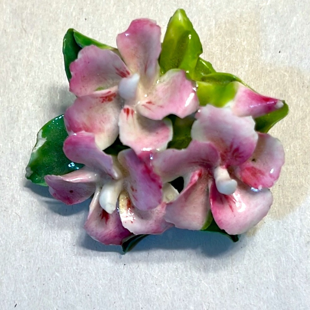 Vintage STAFFORDSHIRE ENGLAND Floral Porcelain Brooch - Pink‎ and Green